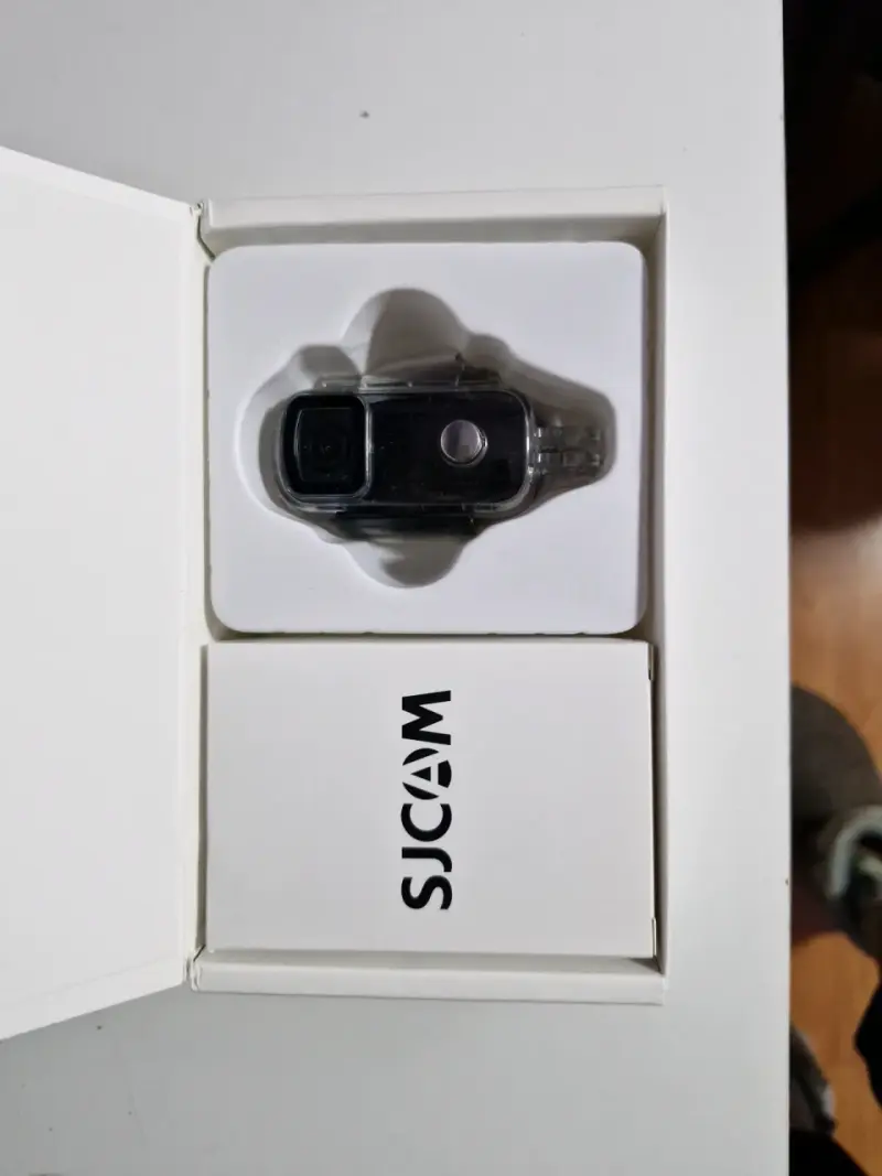 SJCAM C100+ 4K WiFi EIS + Micro SD 32GB + Soporte - 2
