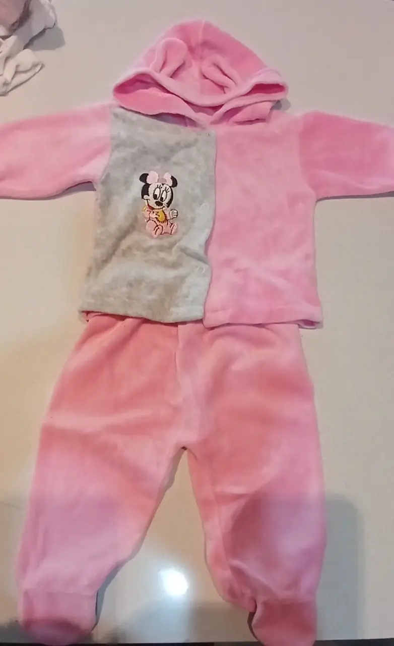 Cnjunto de ropa para bebé con diseño de Minnie y B - 1