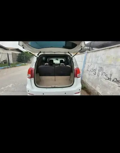 Suzuki Ertiga 2016 en buen estado, 96,000 km - miniatura 4