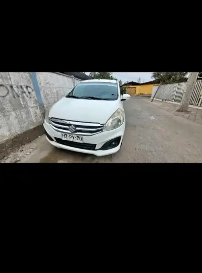 Suzuki Ertiga 2016 en buen estado, 96,000 km - miniatura 5