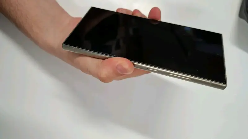 Smartphone Samsung Galaxy S24 Ultra en buen estado - 4