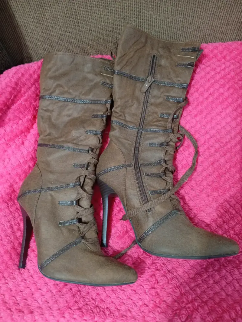 Botas de tacón alto marrones con cordones - 2