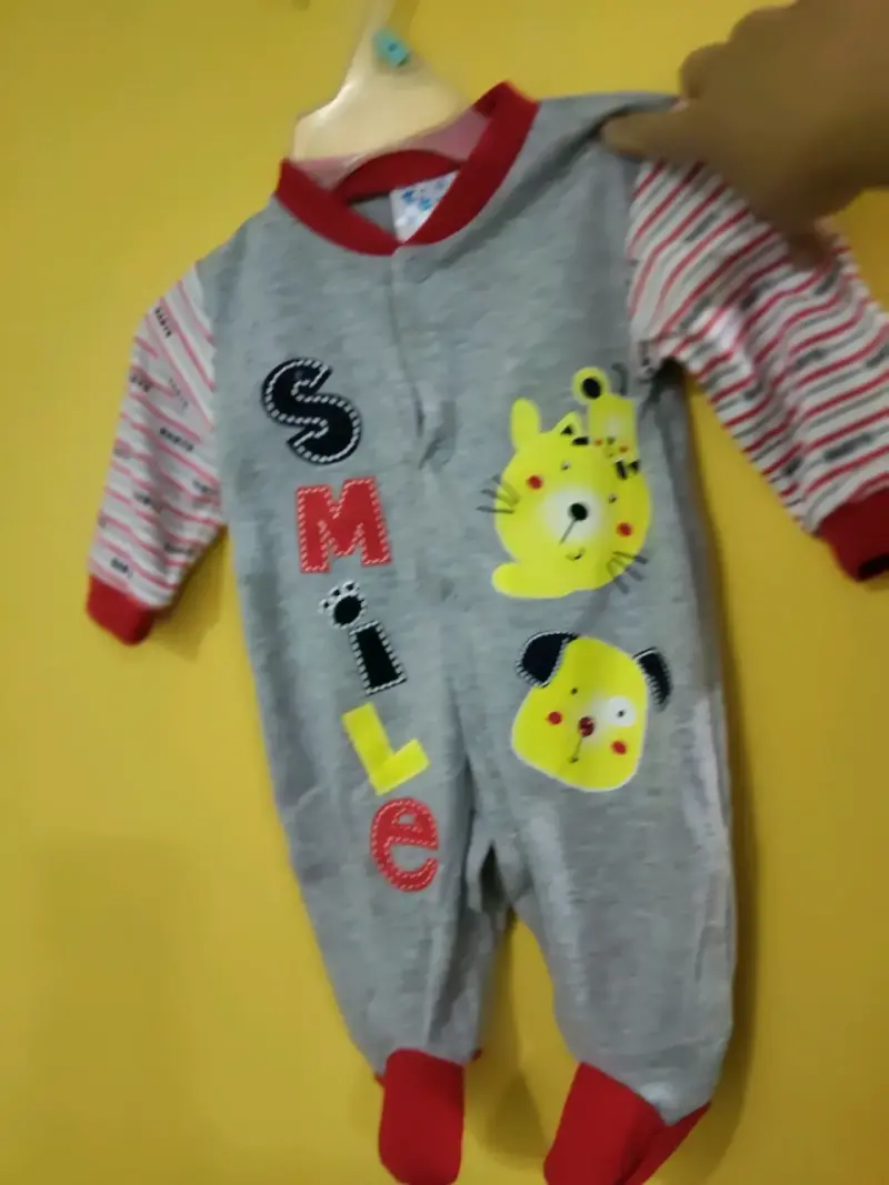 Conjunto de pijamas para bebé con diseños divertidos - 1
