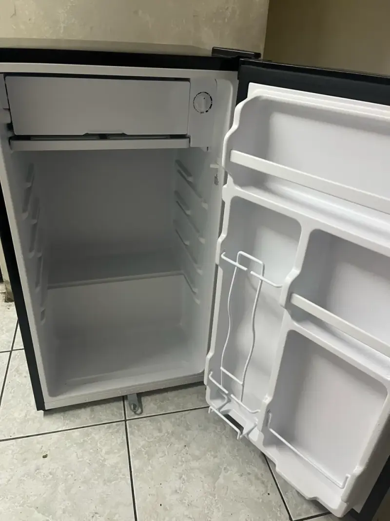 Frigobar 90L Libero - 2