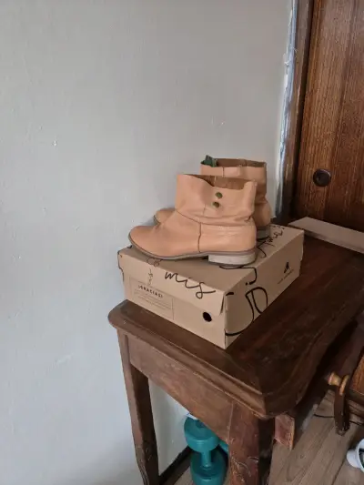 Botas de cuero camel para mujer - miniatura 3