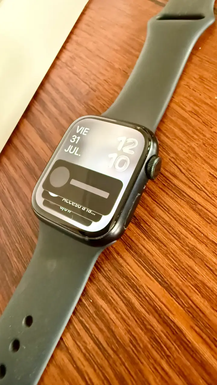 Apple Watch Series 8  negro en buen estado - 2