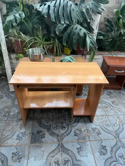 Escritorio de Madera para Computador con Estantes - miniatura 4