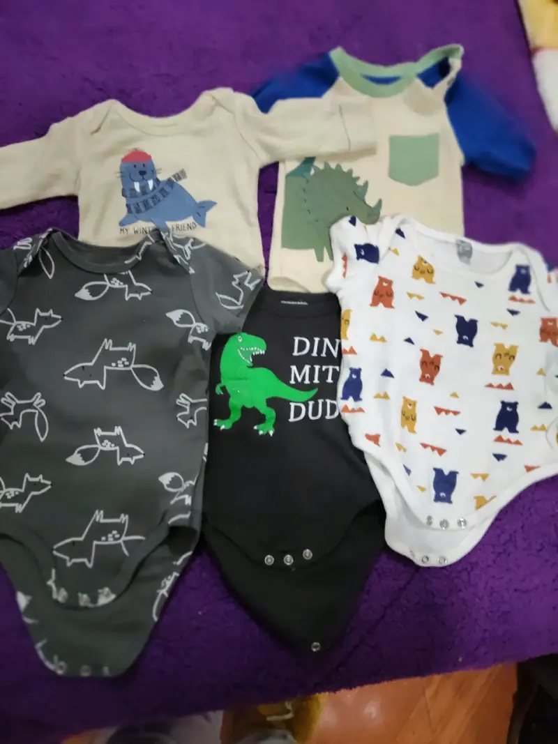 Lote de ropa infantil variada - 2