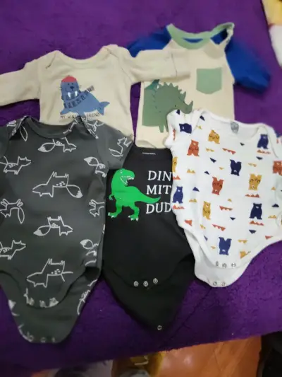 Lote de ropa infantil variada - miniatura 2