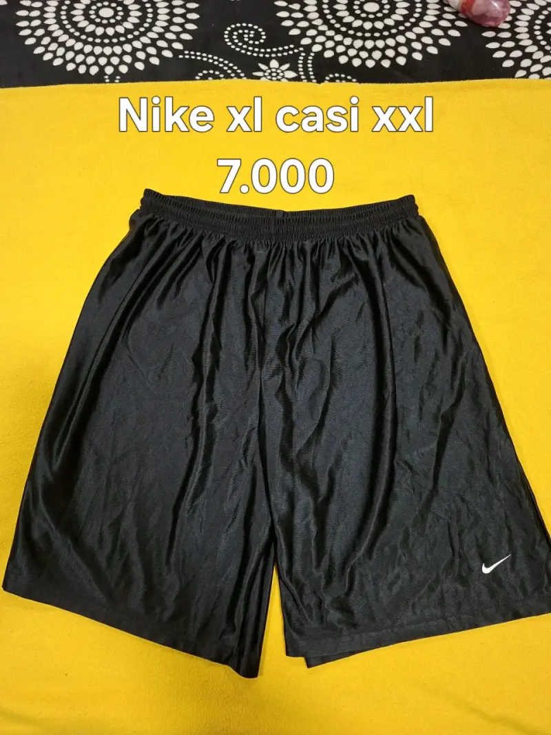 Shorts deportivos Nike negros talla XL - 1