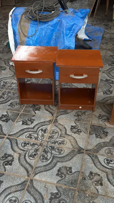 Mesas de noche de madera con cajón - miniatura 1