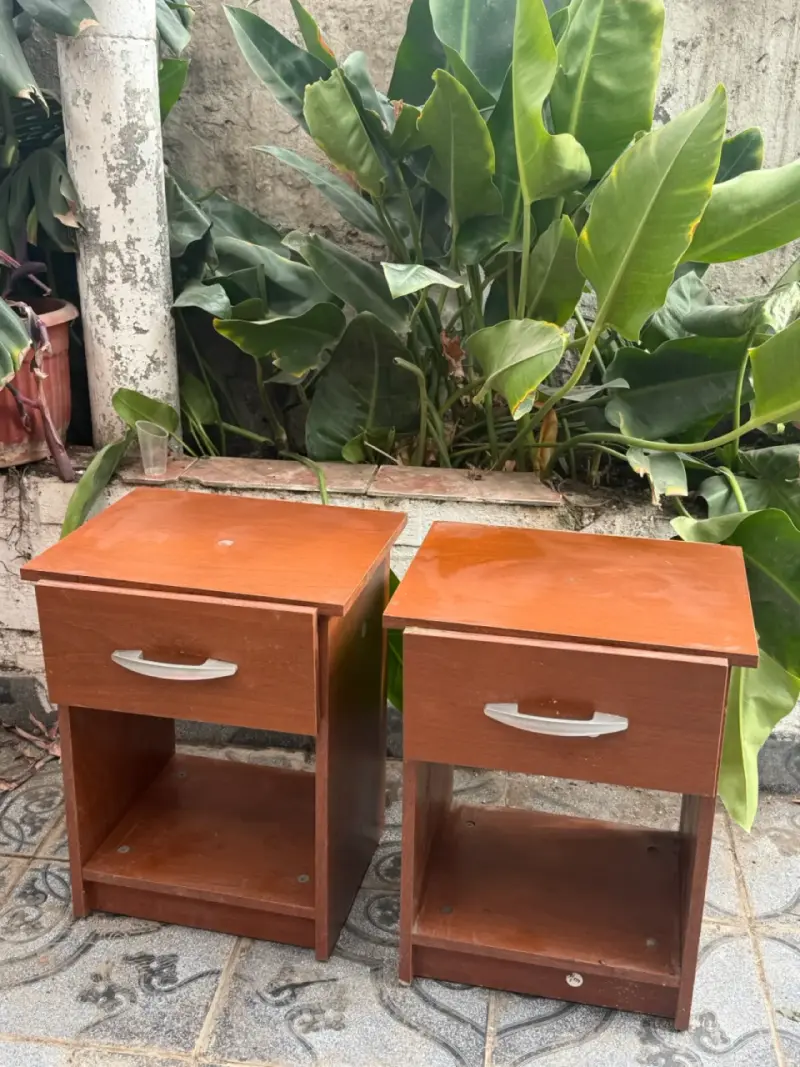Mesas de noche de madera con cajón - 3