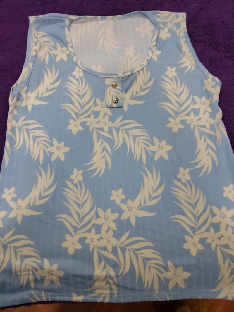 Conjunto de poleras y blusas estampadas - 2