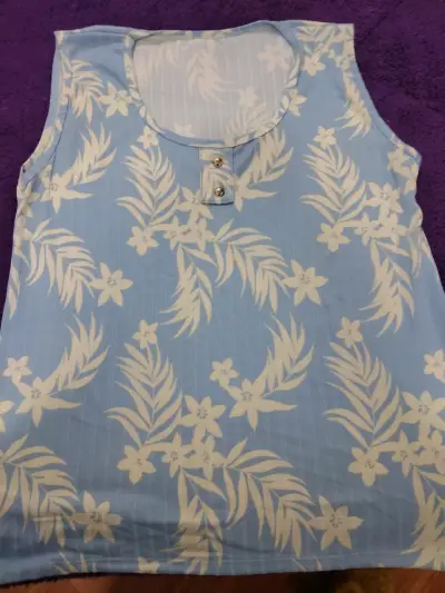Conjunto de poleras y blusas estampadas - miniatura 2