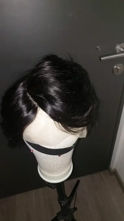 Peluca de cabello rizado negro con gorro - miniatura 1