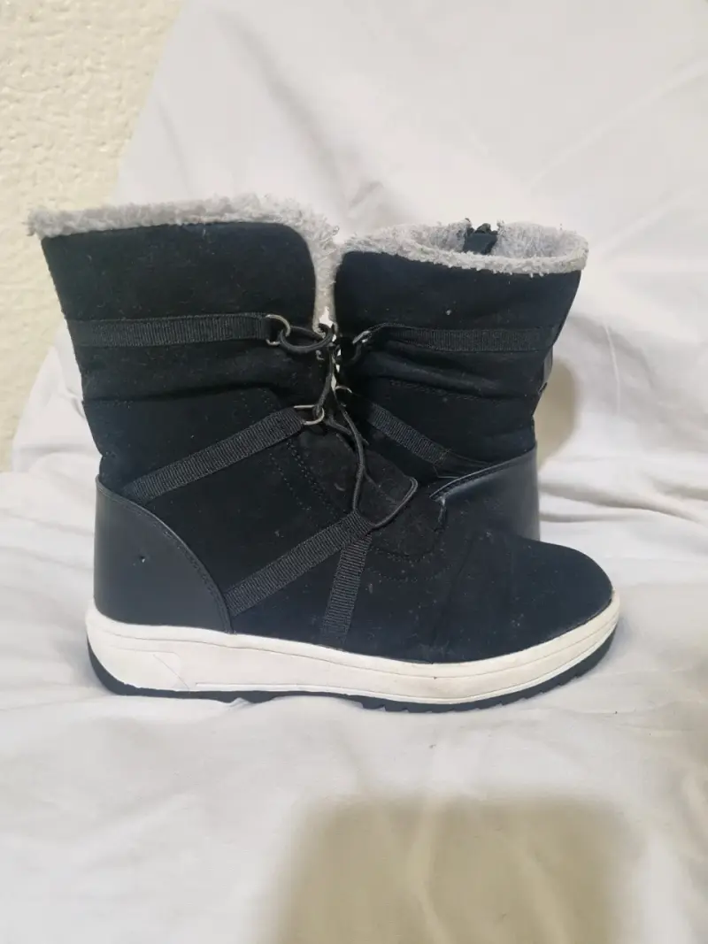 Botas de invierno nro 32 negras con forro polar - 1