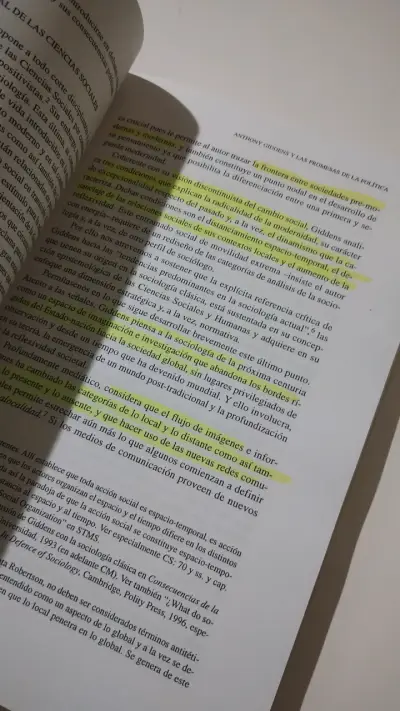 Revista Sociedad: Variaciones en torno a Giddens - miniatura 3