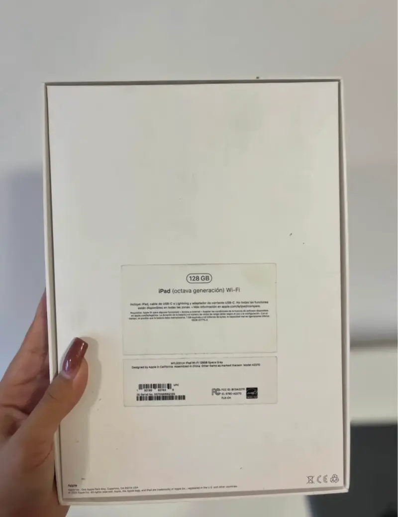 iPad 8va Generación 128GB con Pantalla Dañada - 3
