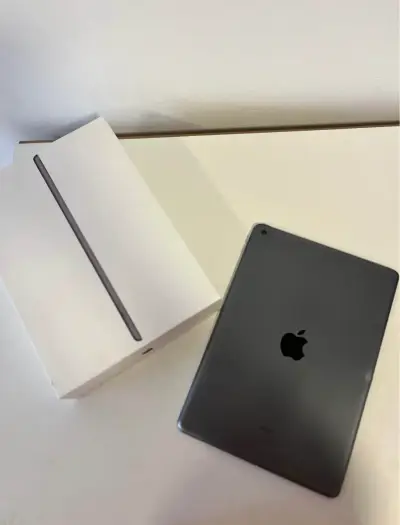 iPad 8va Generación 128GB con Pantalla Dañada - miniatura 4