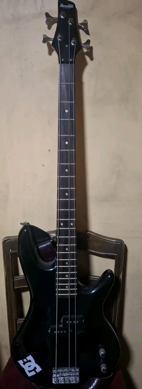 Bajo eléctrico Ibanez Soundgear negro - 1
