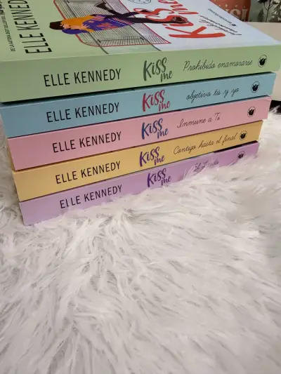 Saga de libros Kiss Me de Elle Kennedy - miniatura 3