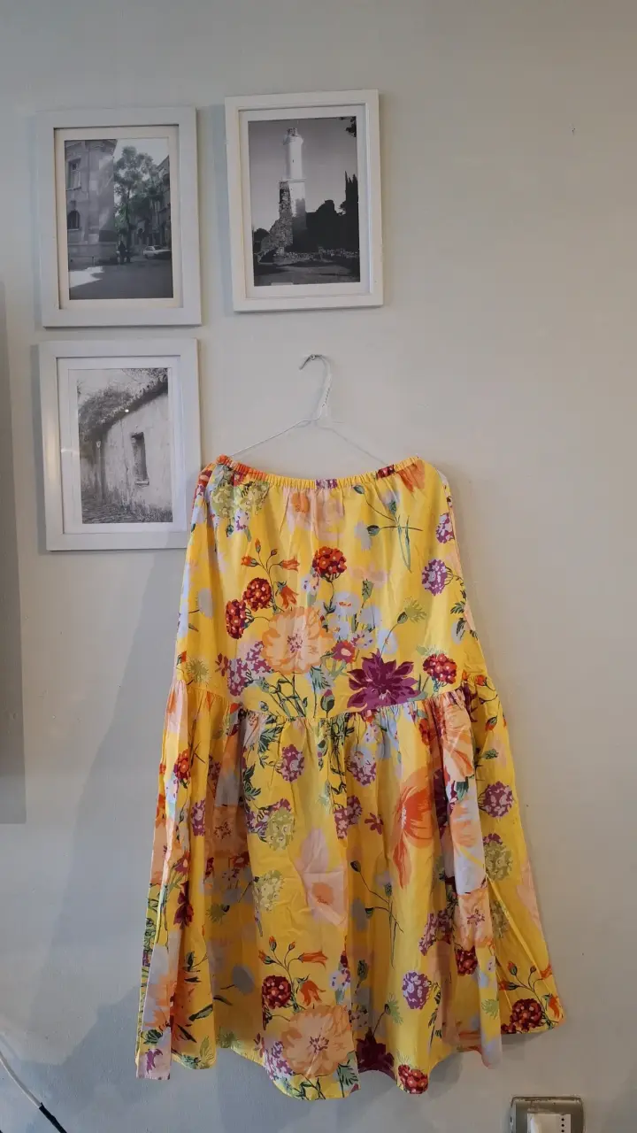 Falda amarilla floral para mujer