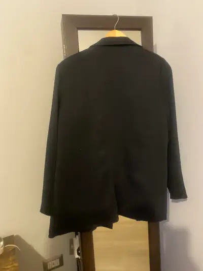 Blazer negro elegante para mujer - miniatura 1