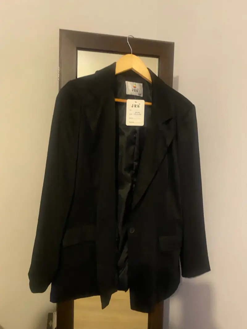 Blazer negro elegante para mujer - 2