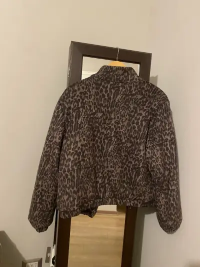 Chaqueta de mujer con estampado animal print - miniatura 1