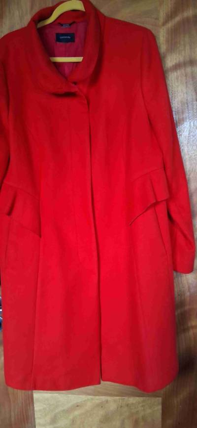 Abrigo rojo talla 46 hecho en Macedonia - miniatura 5