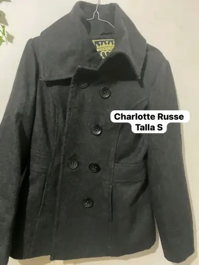 Abrigo negro Charlotte Russe talla S - miniatura 1