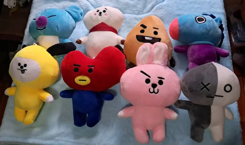 Set de peluches BT21 de colores variados