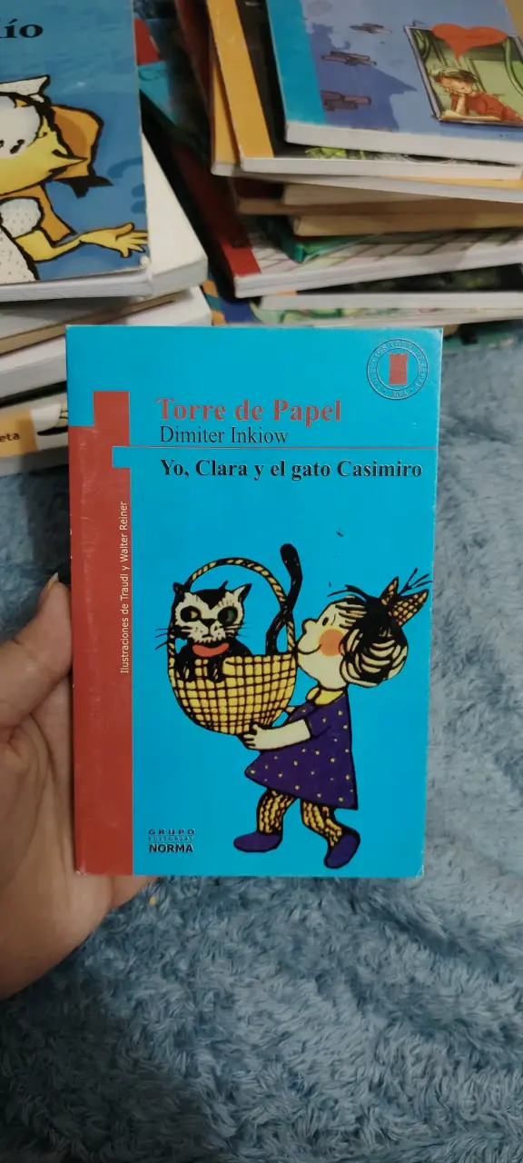 Libro Yo, Clara y el gato Casimiro de Dimiter Inki - 1