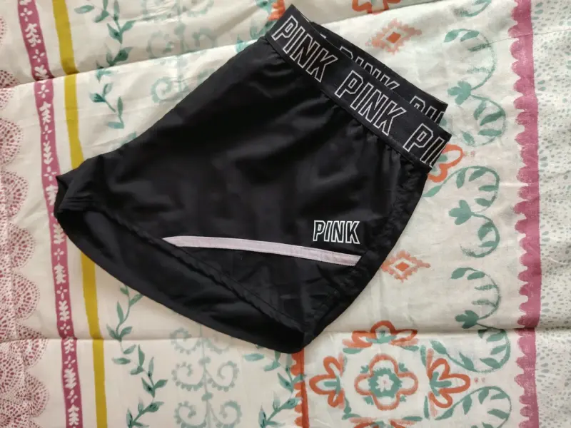 Shorts deportivos negros Pink Victoria's Secret - 1