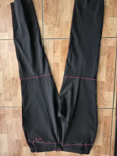 Pantalones de trekking Kolping negros con detalles rosados - miniatura 2