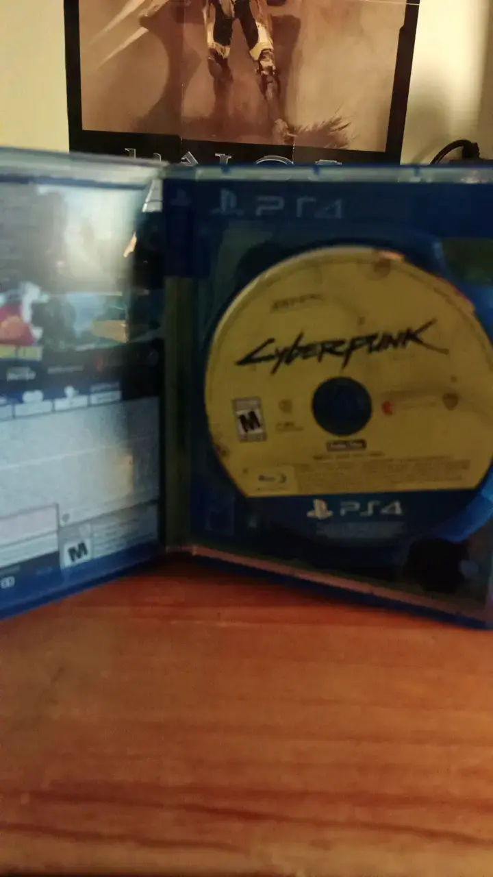 Cyberpunk 2077 en buen estado - 2