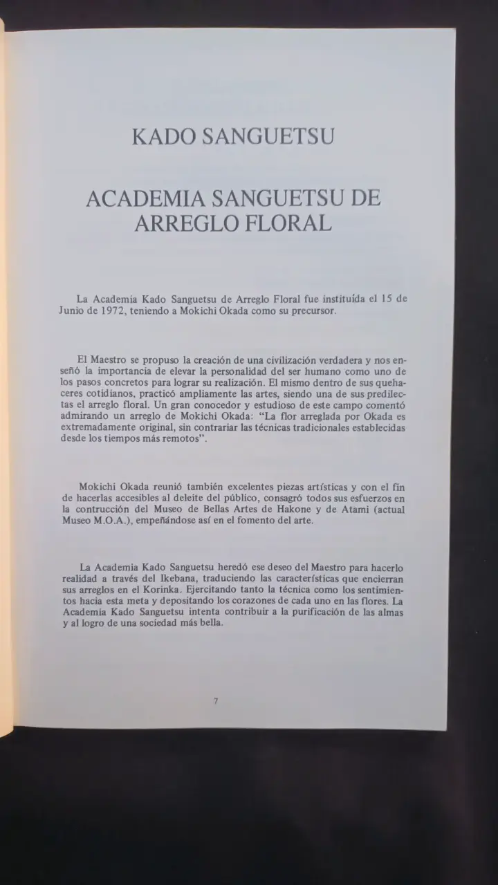 Libro Kado Sanguetsu Ikebana sobre arte floral - 3