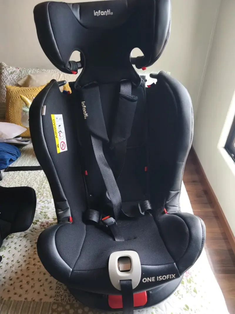 Silla de Auto Infanti One Isofix Negra - 2