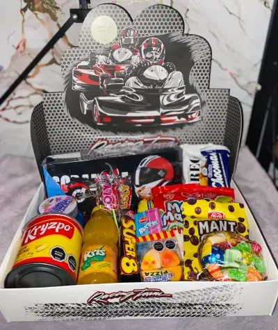 Caja de Regalo Día del Niño con Dulces y Temáticas - miniatura 2