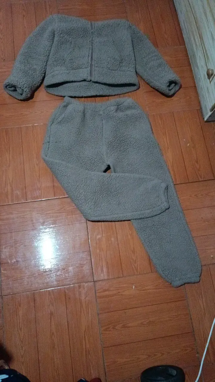 Conjunto de Pijama Polar Beige para Mujer - 2