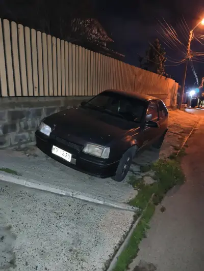 Auto Daewoo Racer GSi en buen estado - miniatura 3