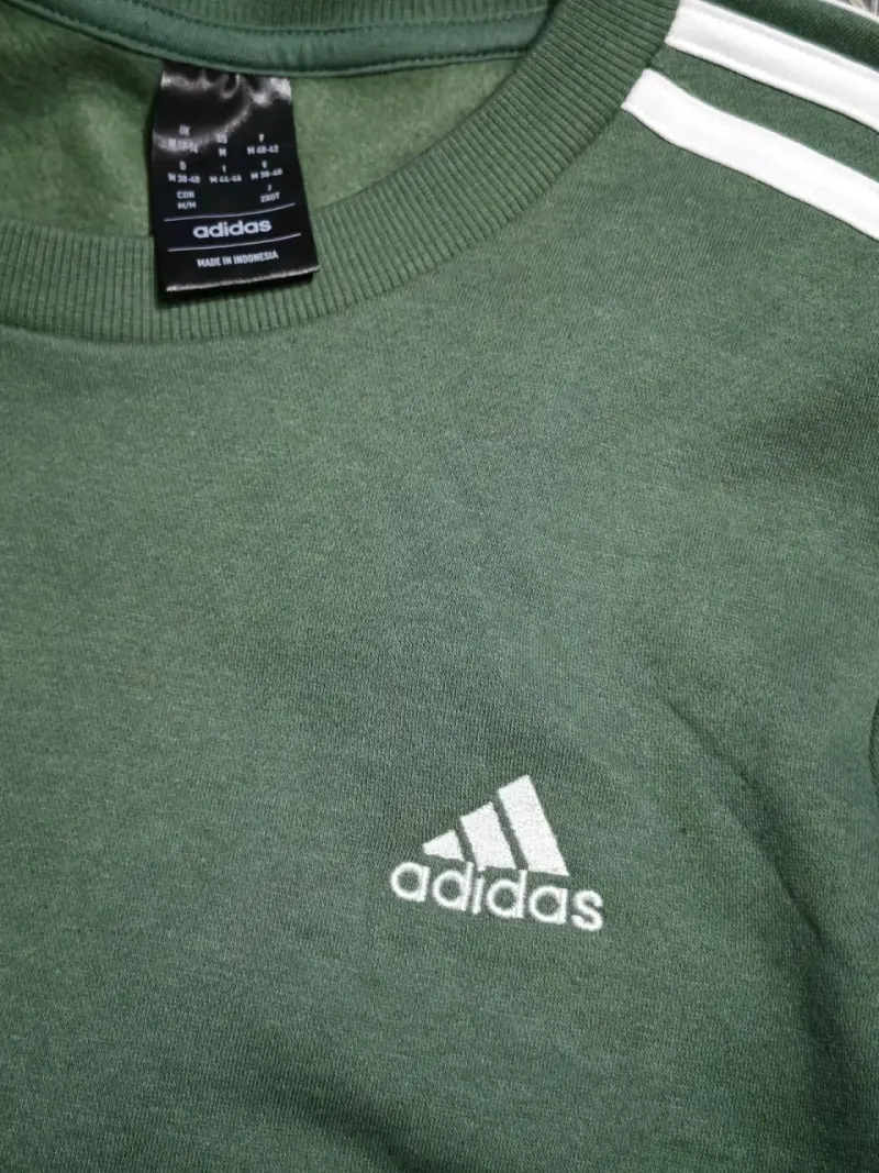 Polerón verde Adidas con franjas blancas - 2
