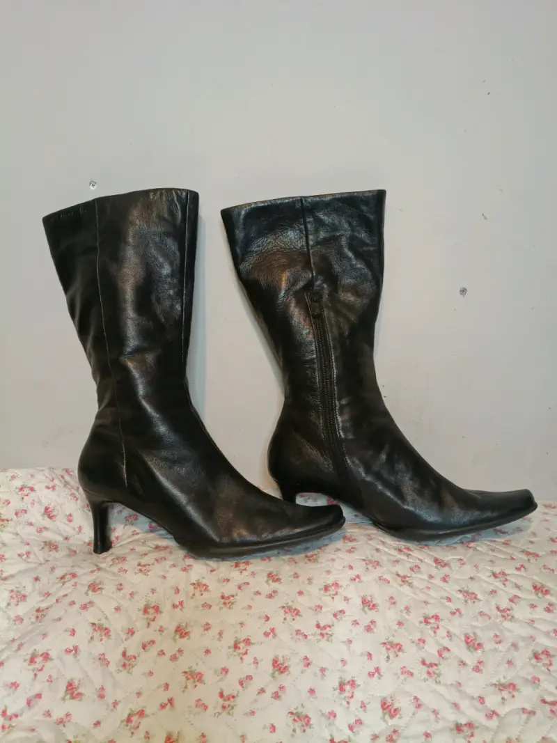 Botas de cuero negro con taco alto para mujer - 1