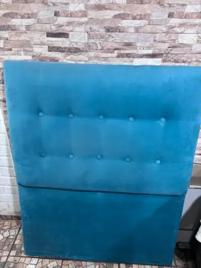Cabecera de cama azul turquesa acolchada - miniatura 1