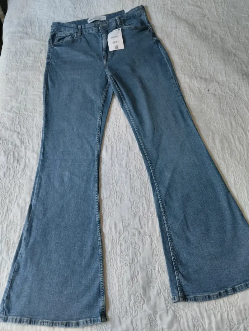 Jeans Flare BERSHKA - 1