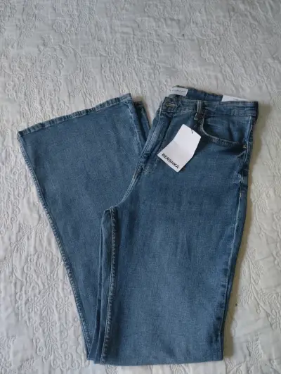 Jeans Flare  BERSHKA - miniatura 2