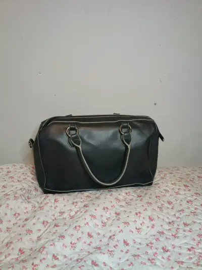 Bolso de mano negro elegante Carpisa - miniatura 2