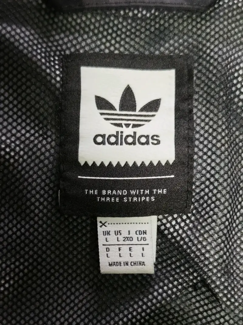 Chaqueta con capucha camuflada Adidas - 2