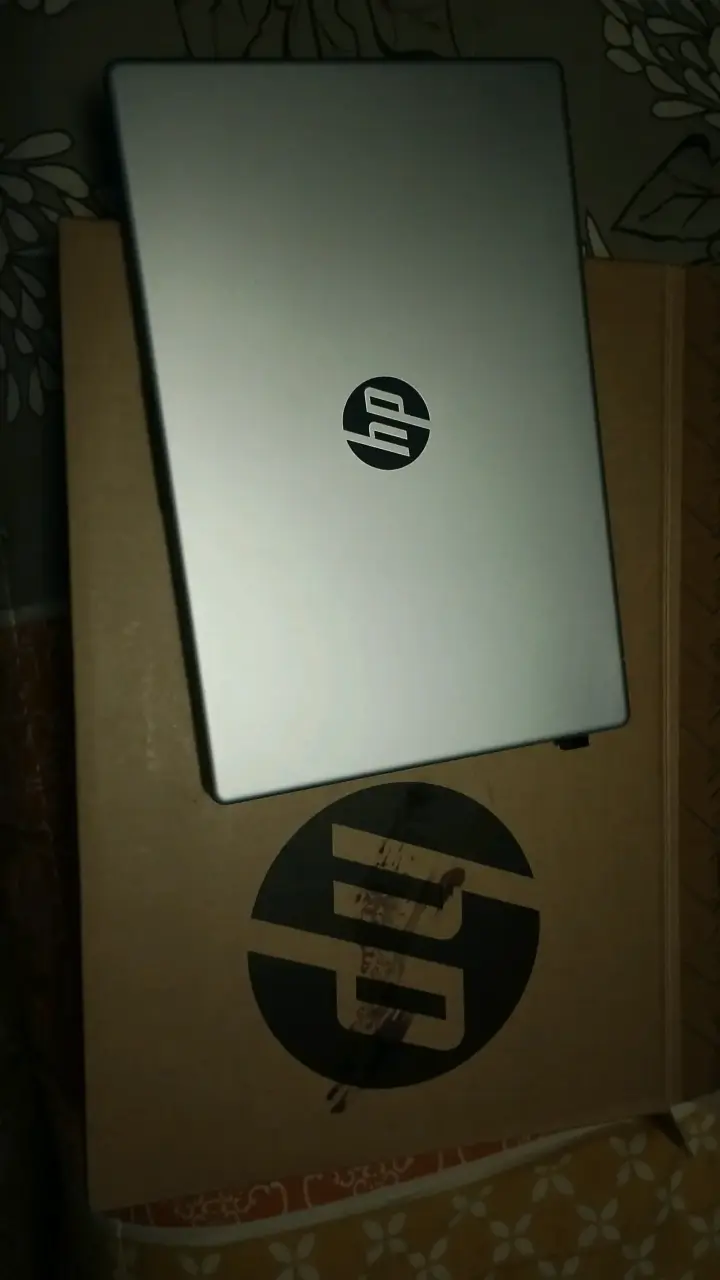 Laptop HP 14-ep0130la Core i3 8GB 512GB SSD - 2