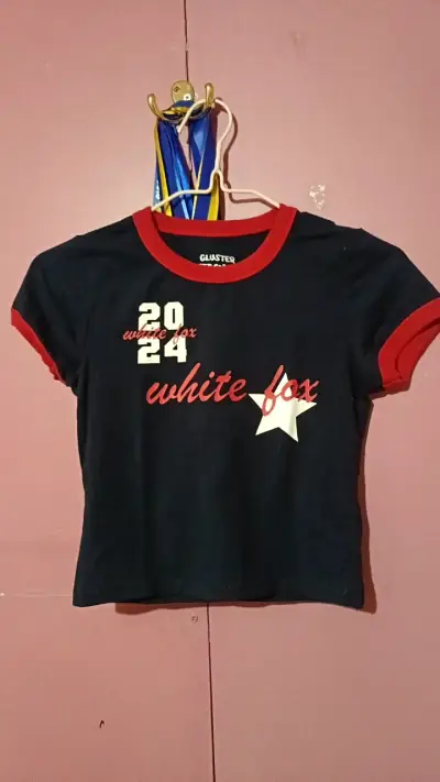Polera juvenil Cluster Teens azul con rojo - miniatura 1